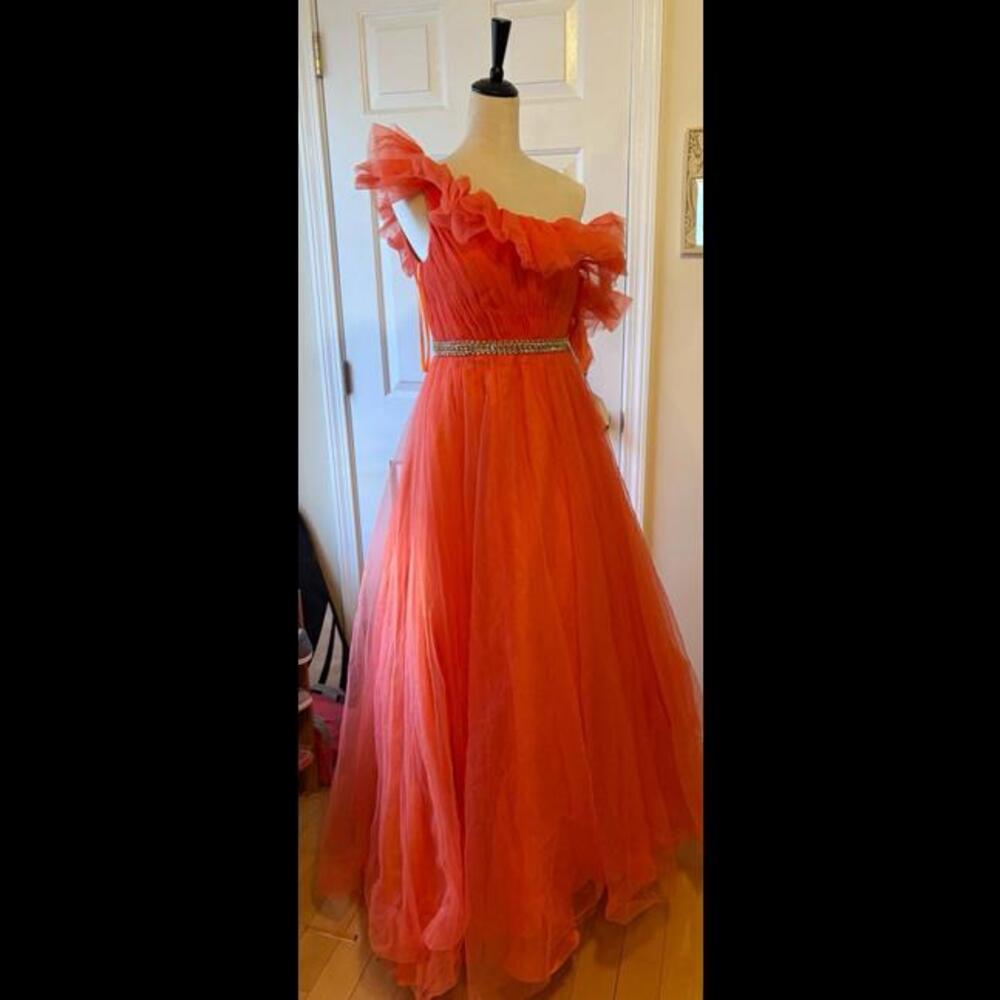 Mac Duggal - Picture 3 of 7